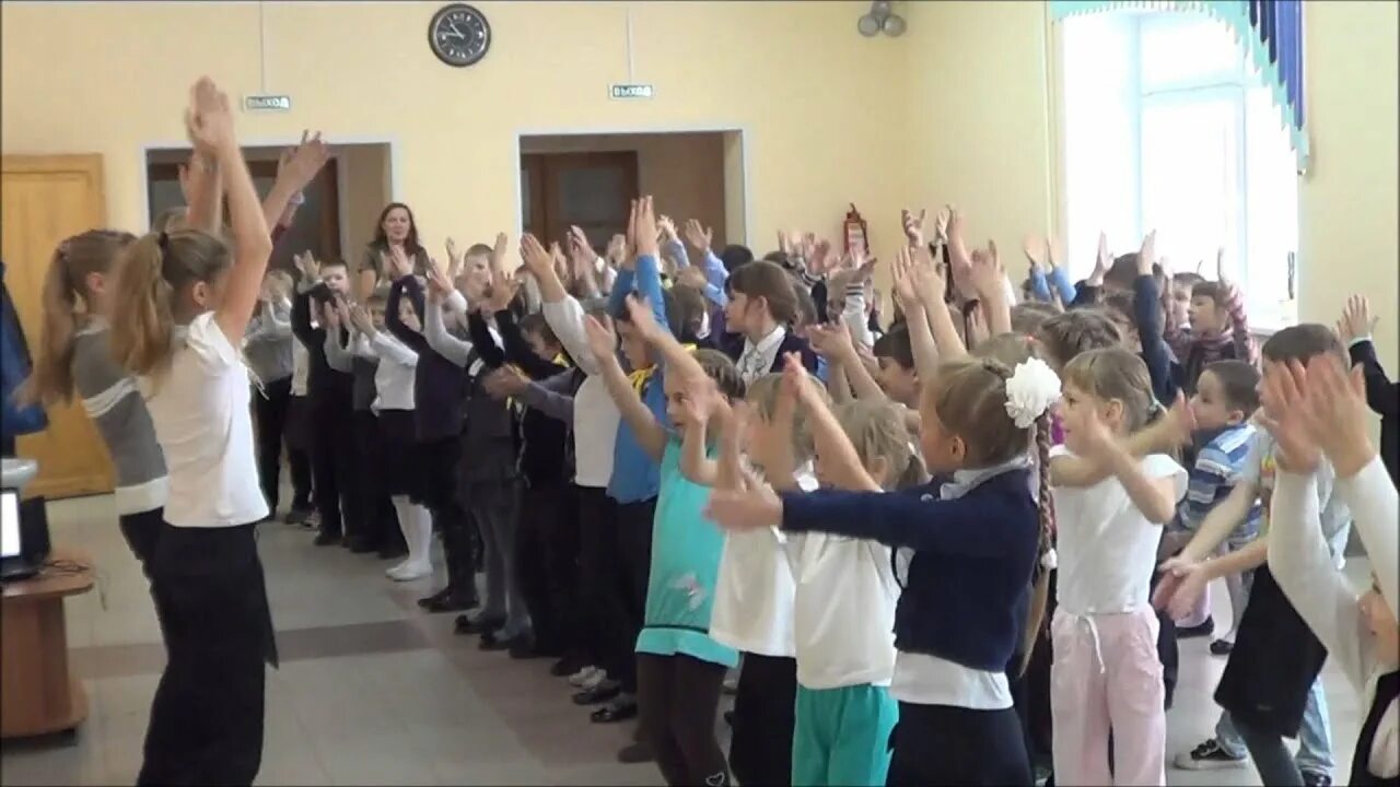 Социальный ролик школа. Школа 132 Барнаул. 136 Школа Барнаул учителя. Школа 132 Дистант.