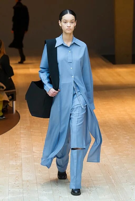 Селин женщина. Селин мода. селин показ 2025. показ моды celine 2025. celine показ.
