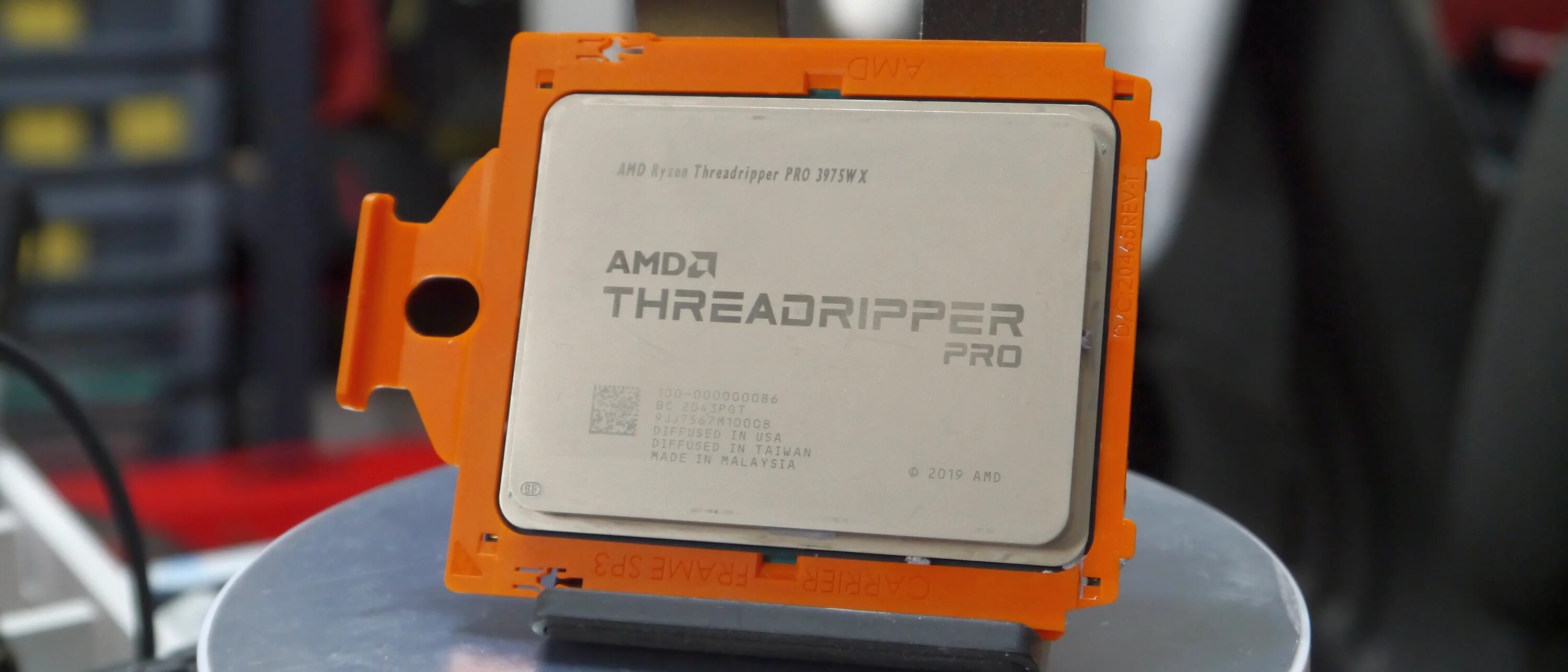 Amd threadripper pro 5995wx. Процессор AMD Ryzen Threadripper Pro 3975wx OEM. Процессор AMD Ryzen Threadripper Pro 5995wx. AMD’S 64-Core Threadripper Pro 5995wx. AMD Ryzen Threadripper Pro 5995wx swrx8, 64 x 2700 МГЦ.