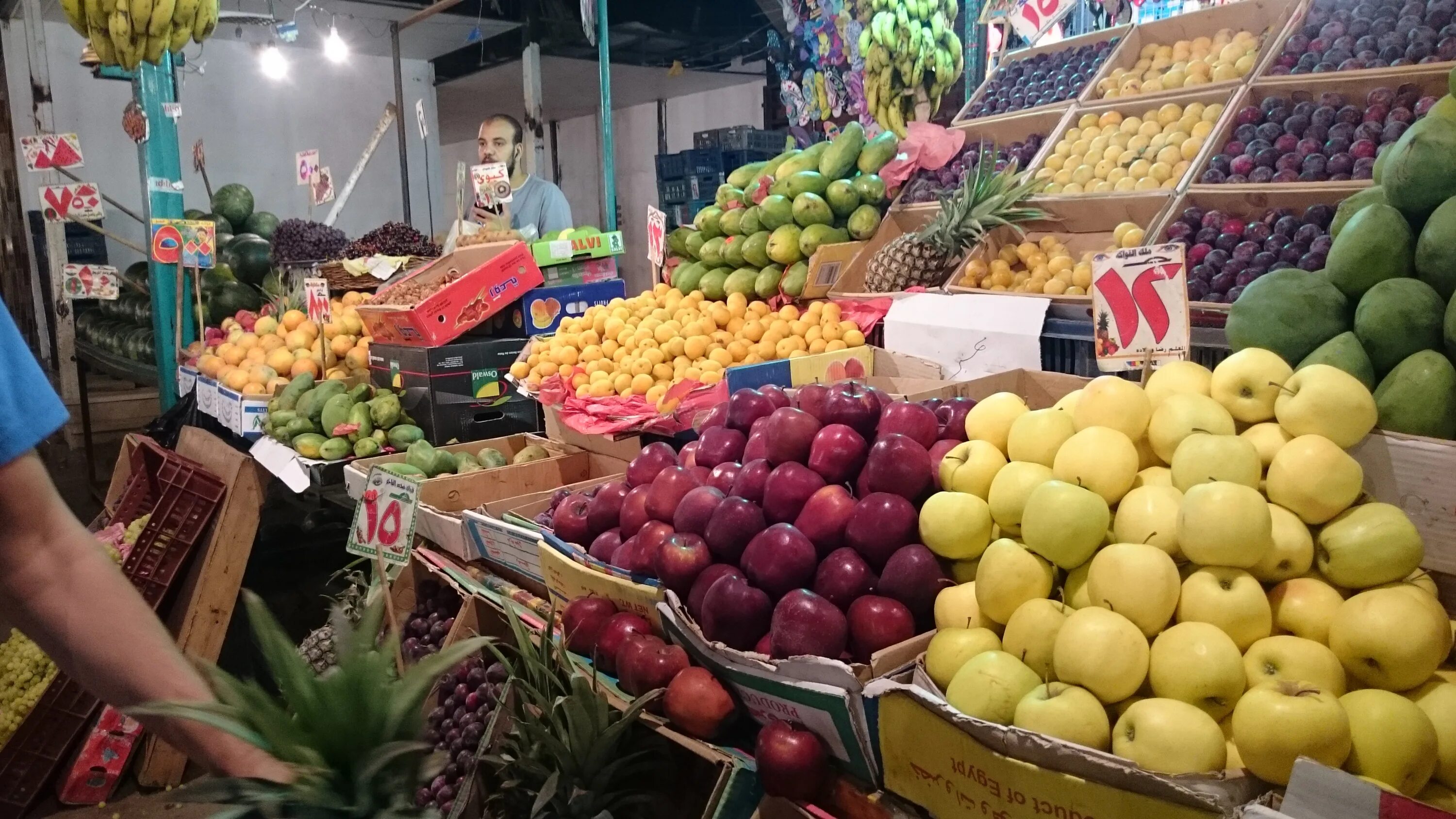 Где купить в хургаде. Рынок в Хургаде Египет. Фрукты Египта. Хургада фрукты. Фрукты на рынке в Египте.