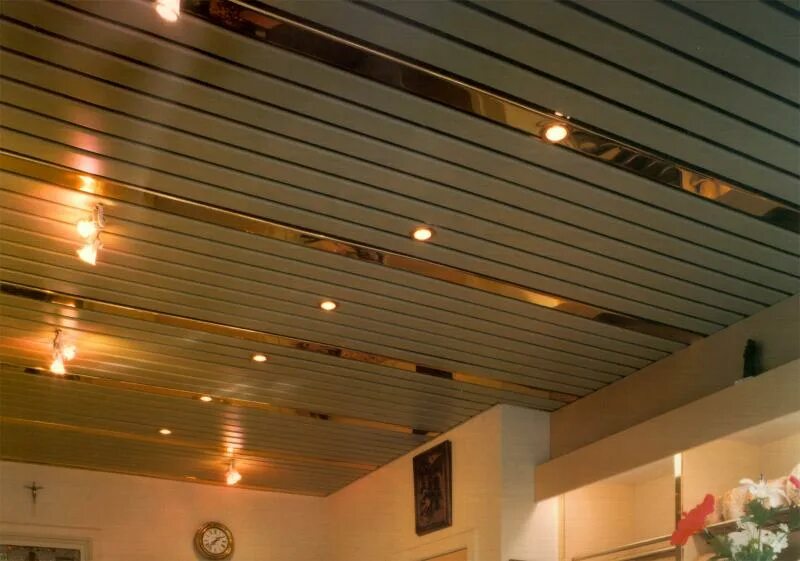 Алюминиевый подвесной потолок купить. Реечный потолок Цесал. Реечный потолок Decor a100as. Реечный потолок Кубота. Реечный потолок стальной софит.