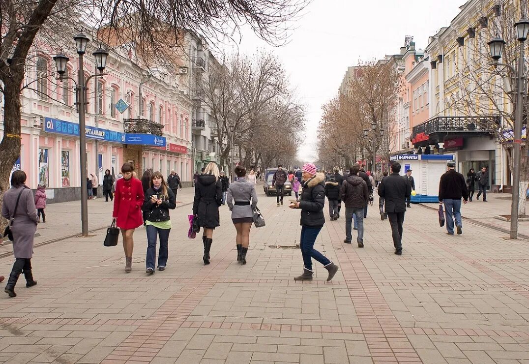 В деревню к тетке в саратове. Саратов Центральная улица. Улица Кирова Саратов. Саратов население. Прогулка по улицам Саратова.