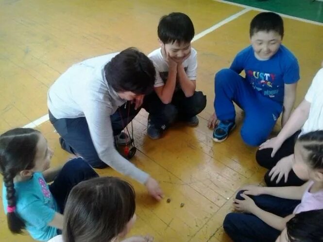 Асыки игра. Национальные казахские игры для детей детского сада. Золотой асык. Ханталапай. Национальные игры казахов.