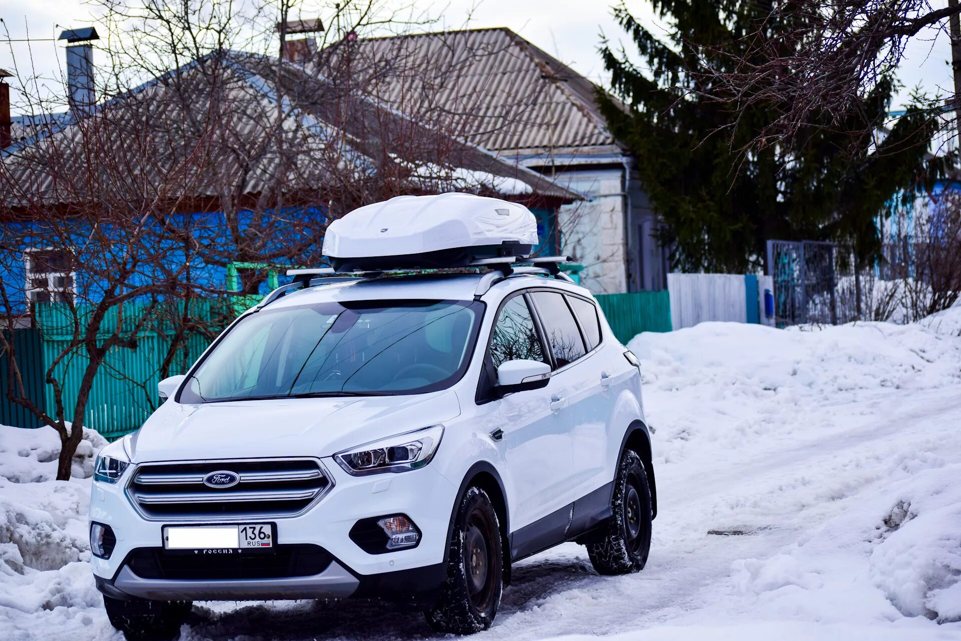 Куга 2 бензин. Автобокс Куга 2. Бокс на крышу Форд Куга 2. Ford Kuga drive2. Брумер автобокс.