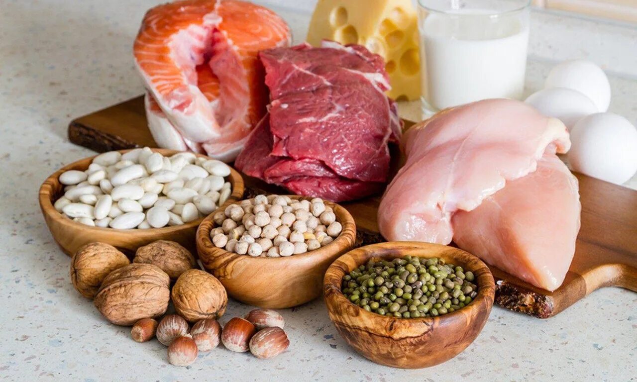 Фолаты в продуктах питания. Пища применение. Сбалансированное питание. Минералы в еде. Пища применение.