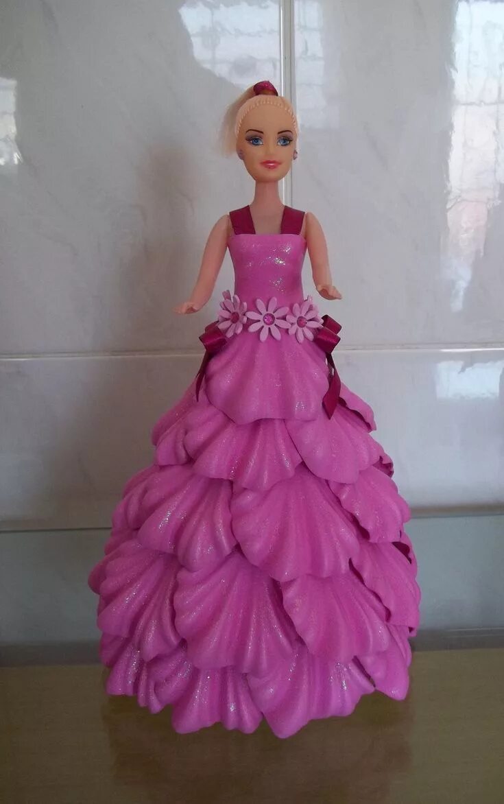 платье для барби из фоамирана. фоамиран барби. фоамиран барби. светильник барби из изолона. платье для куклы из фоамирана.