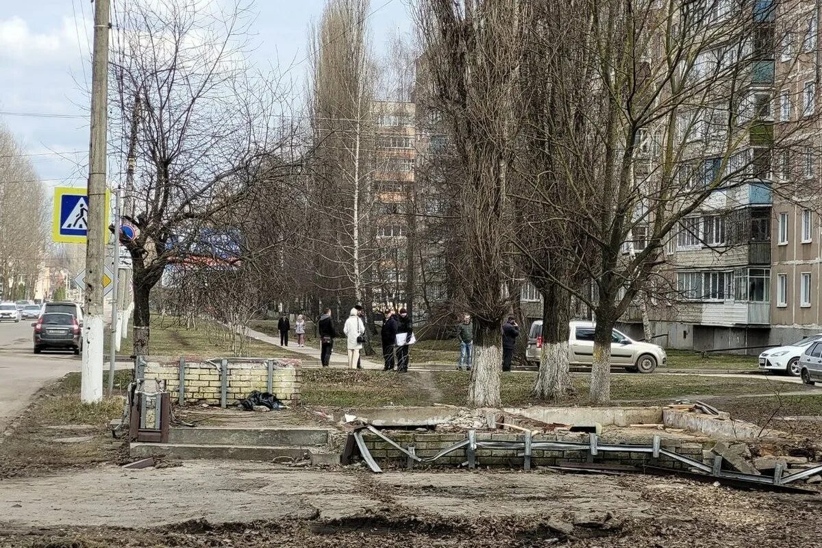 Глава города Ливны Сергей Трубицин оценил ход благоустройства Бульвара Октябрьск