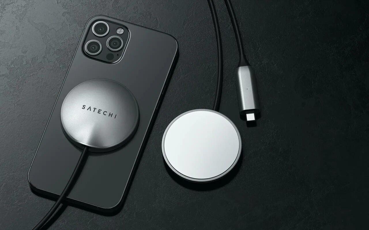 Airpods pro беспроводная зарядка. Satechi MAGSAFE iphone. Wireless Charger MAGSAFE Apple. MAGSAFE iphone 12. MAGSAFE Charger зарядка.