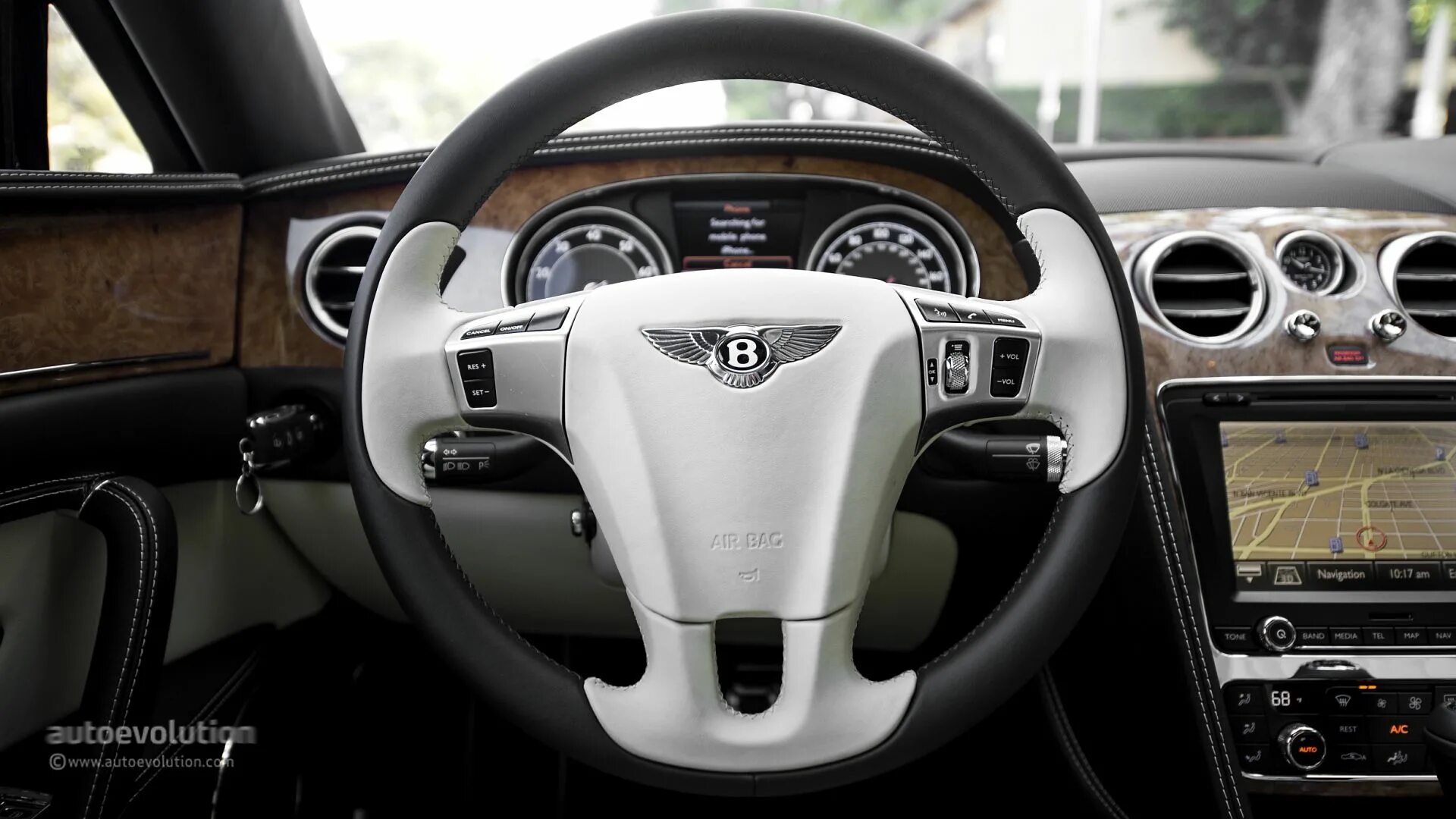 2014 BENTLEY Flying Spur steering wheel (With images) Bentley flying spur, Flyin