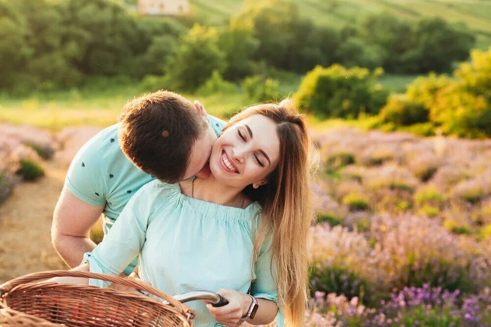 Буда лав. Love story фотосессия. Фотосессия Love story на природе летом. Фотосессия лав стори в студии. Love story фотосессия в студии.