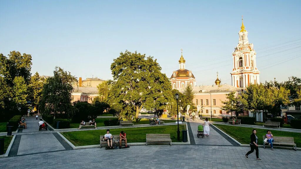 баумана. москва 4к мгу. н.  в. парк бауманский сад москва.