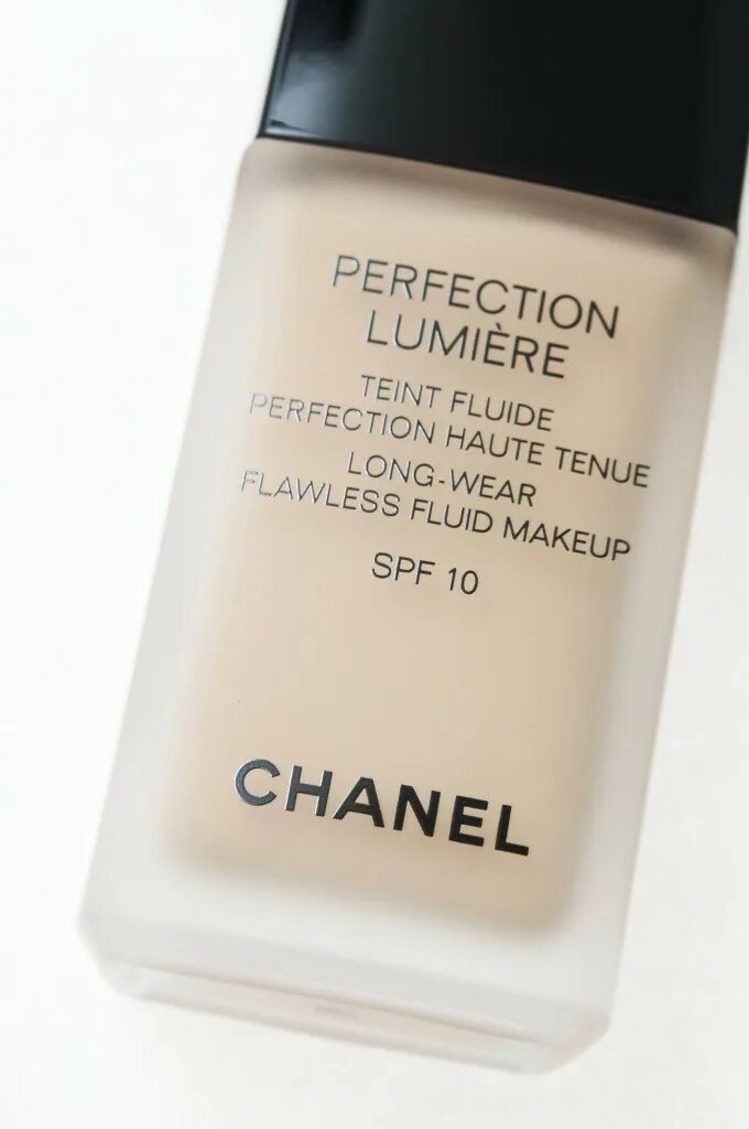Тональник шанель perfection lumiere. Тональный крем chanel sublimine(101). Тон chanel. Тональный флюид шанель les beiges. Тон chanel.