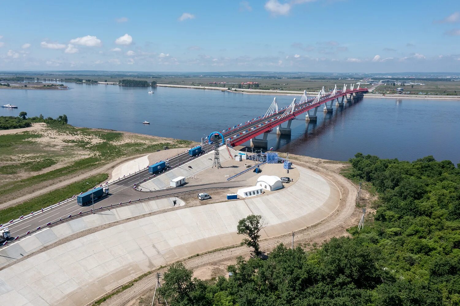 Мост Благовещенск Хэйхэ. Автомобильный мост Благовещенск Хэйхэ. Мост через реку Амур в Благовещенске. Мост в Хэйхэ через Амур. Кани курган амурская