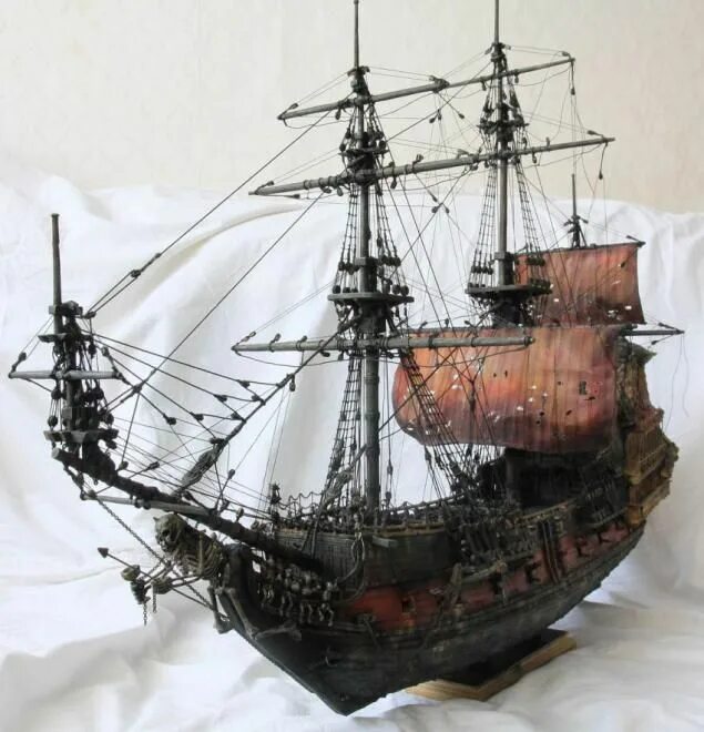 Месть королевы анны корабль пираты карибского моря. Месть королевы анны пираты карибского моря. Модель корабля месть королевы анны. Месть королевы анны корабль модель. Модель корабля месть королевы анны.