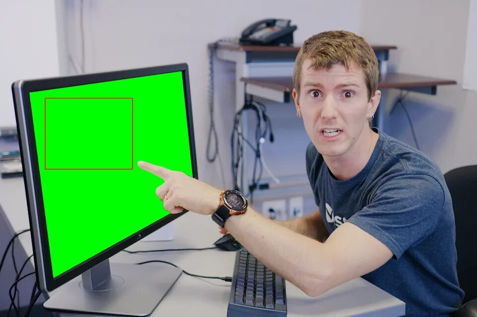 Tech tips. Линус стример. linus tech tips. linus tech tips crippy. linus tech support.