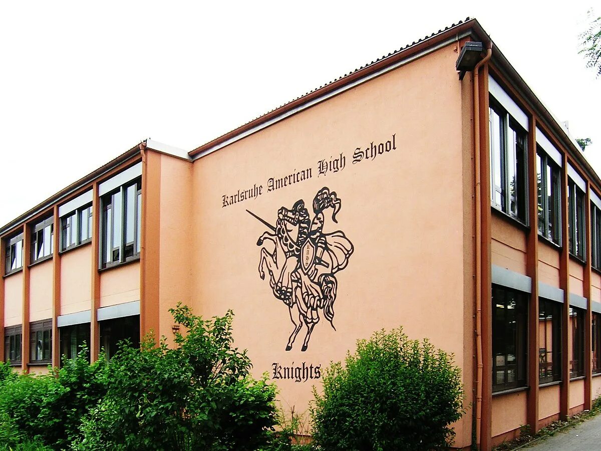 Born school. Школа в Баварии. High School в Германии. Школа институт. Баден-Вюртемберг университеты.