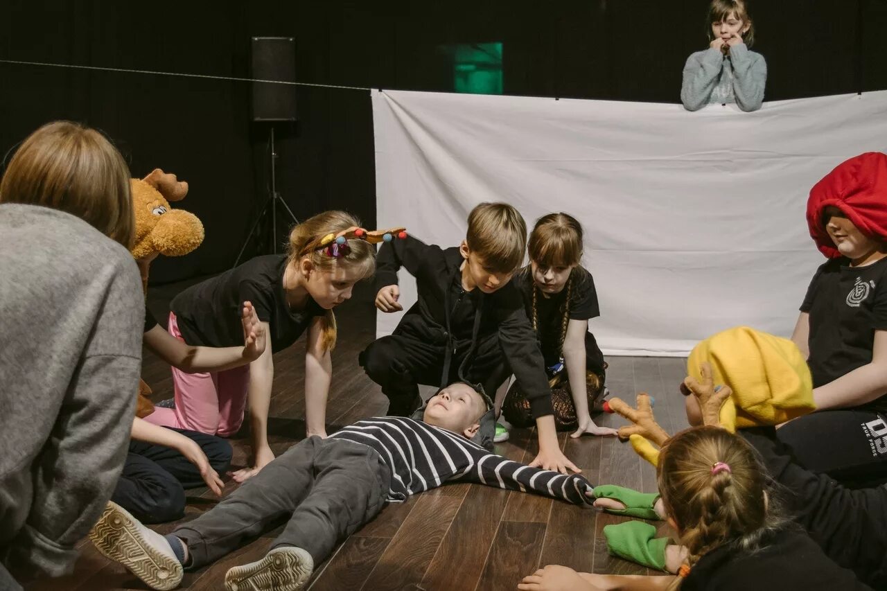 Занятия в театральной студии. Театральные студии вакансии. Детская театральная студия. Театральные студии вакансии. Театральные студии вакансии.