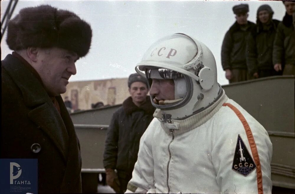 Время первых в королеве. Леонов и Беляев космонавты.