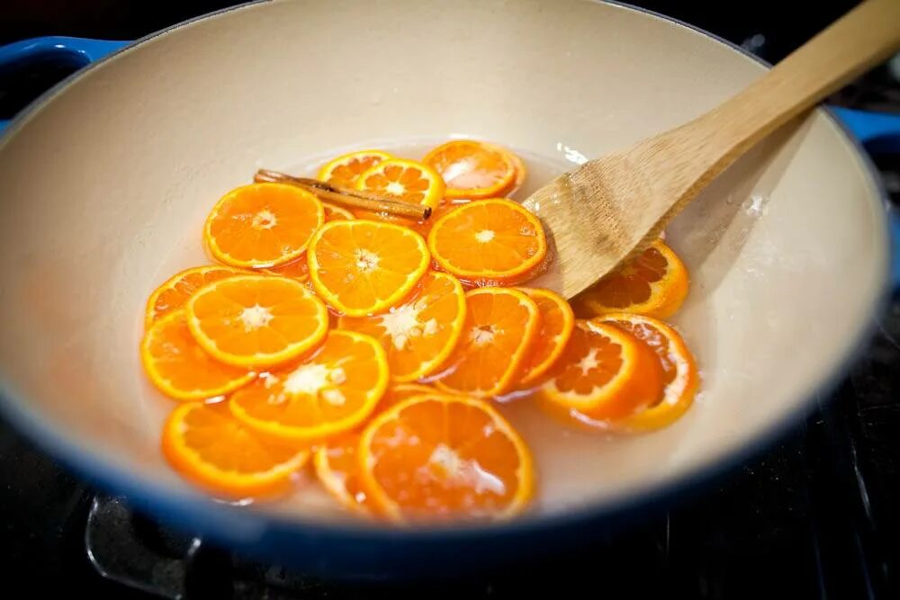 Цукаты из цедры апельсина. Цукаты из апельсинов. Карамелизированная цедра апельсина. Твист апельсиновой цедры. Как приготовить цукаты из апельсинов.