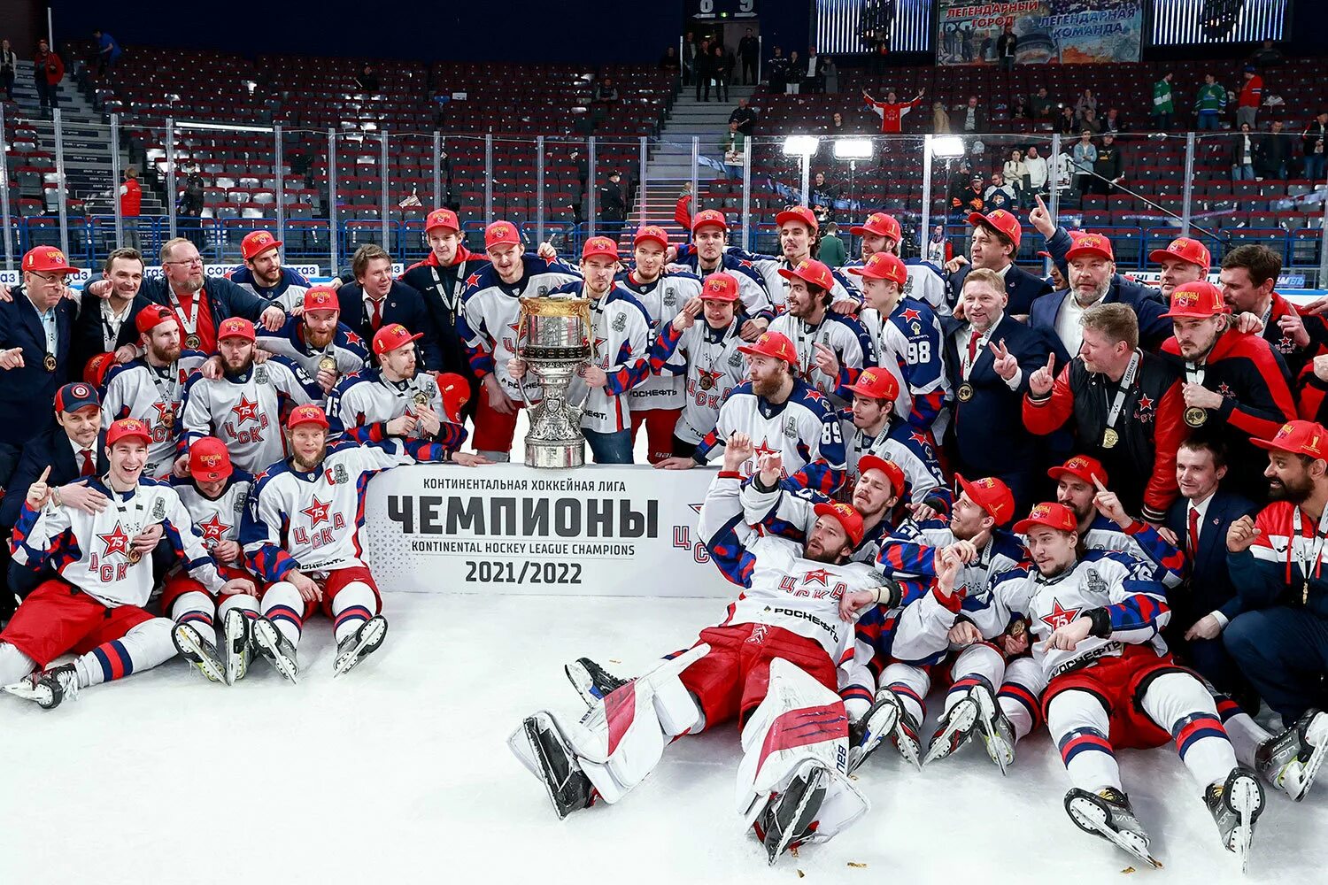 хоккей московское цска. профессиональный хоккейный клуб цска. хк цска команда. цска (хоккейный клуб, москва). цска хоккейный клуб москва эмблема.