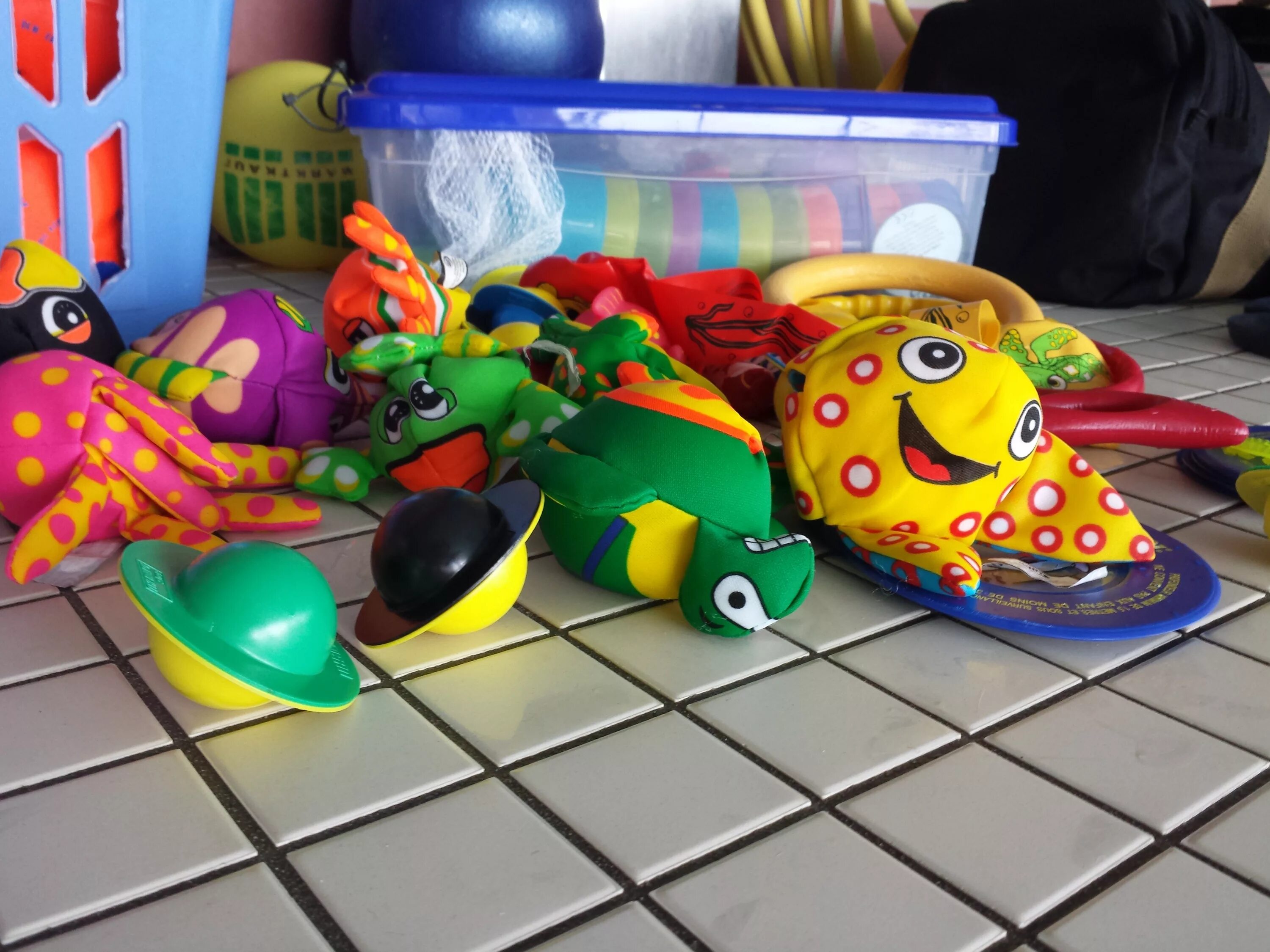 Toys урок. Pool Toy animals. Wet Play Toys.