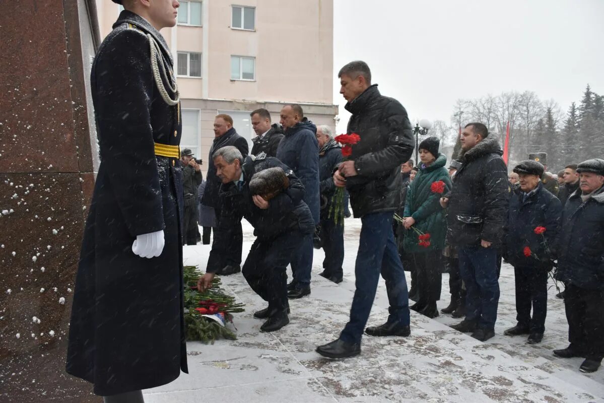 Церемония возложения гирлянды. Новости Орел. Возложение гирлянды славы. Возложение гирлянды Тула 2023. Новости орлов россия