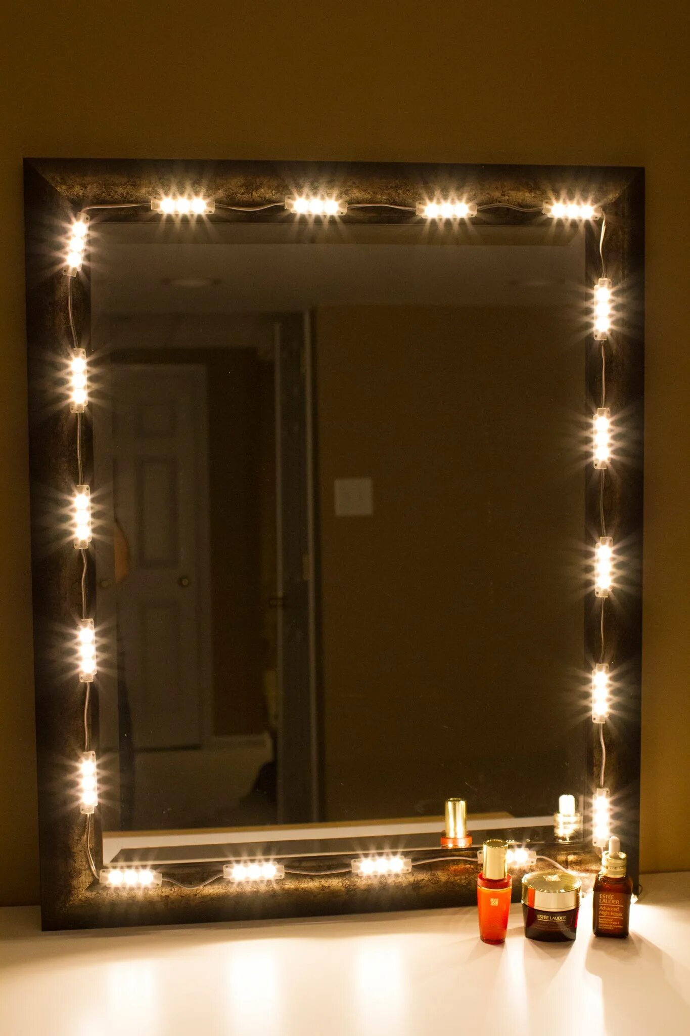 Светодиодное зеркало купить. Зеркало led Mirror Light. Зеркало "led 1200" с подсветкой. Led Makeup Mirror зеркало с подсветкой. Зеркало с led подсветкой 170х60.