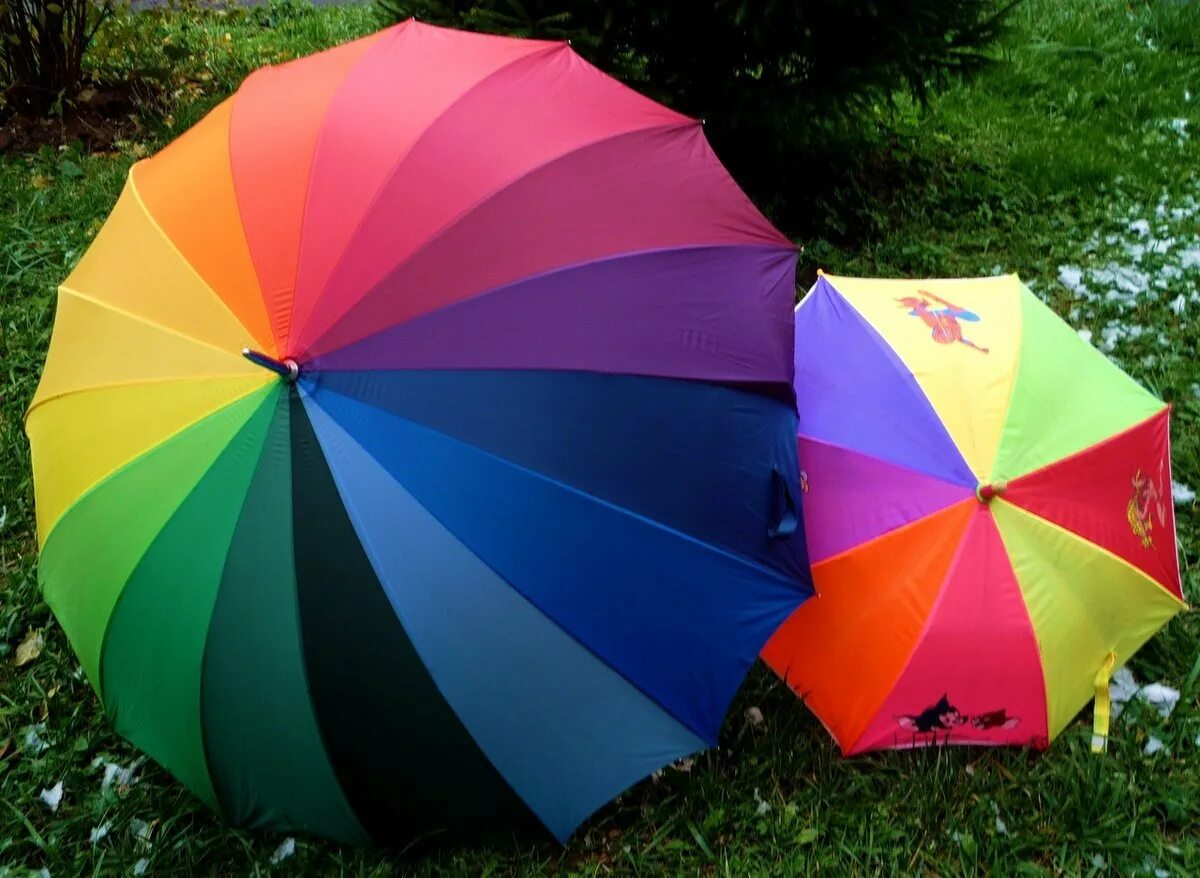 Зонтики 10. День разноцветных зонтиков. Складные зонты разноцветные. День складного зонтика. Зонтик с пожеланиями.