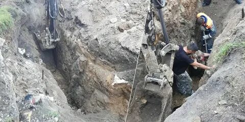 Засыпало камнями