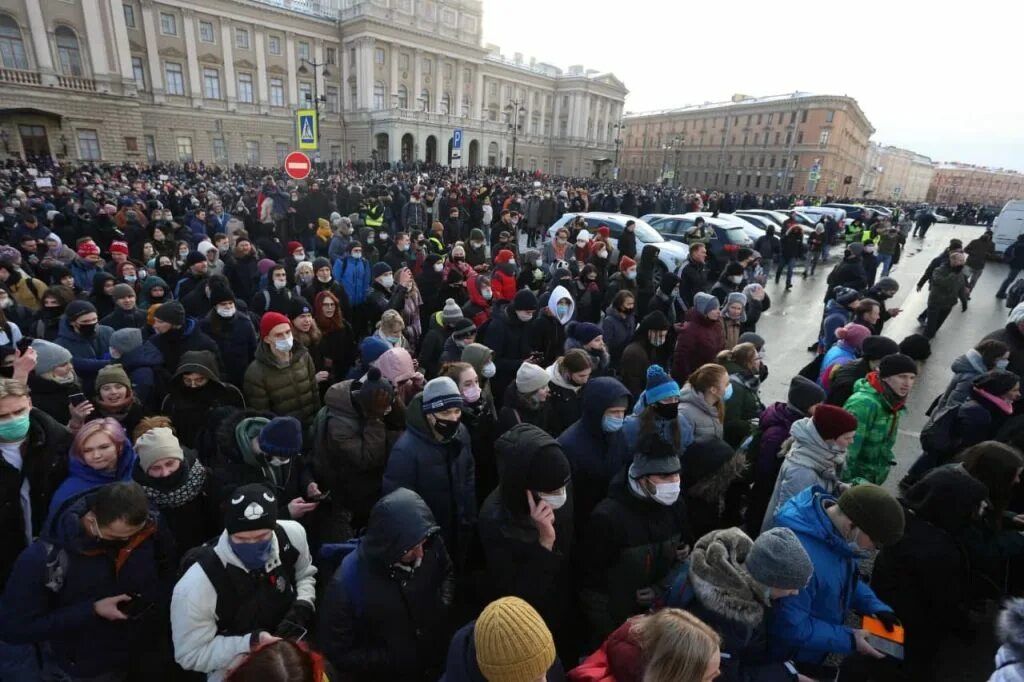 Петербург митинг навальный. Митинг 31 января 2021 Санкт Петербург Навальный. Митинг Навального в СПБ 2021. Митинги в Санкт-Петербурге за Навального в январе 2021.