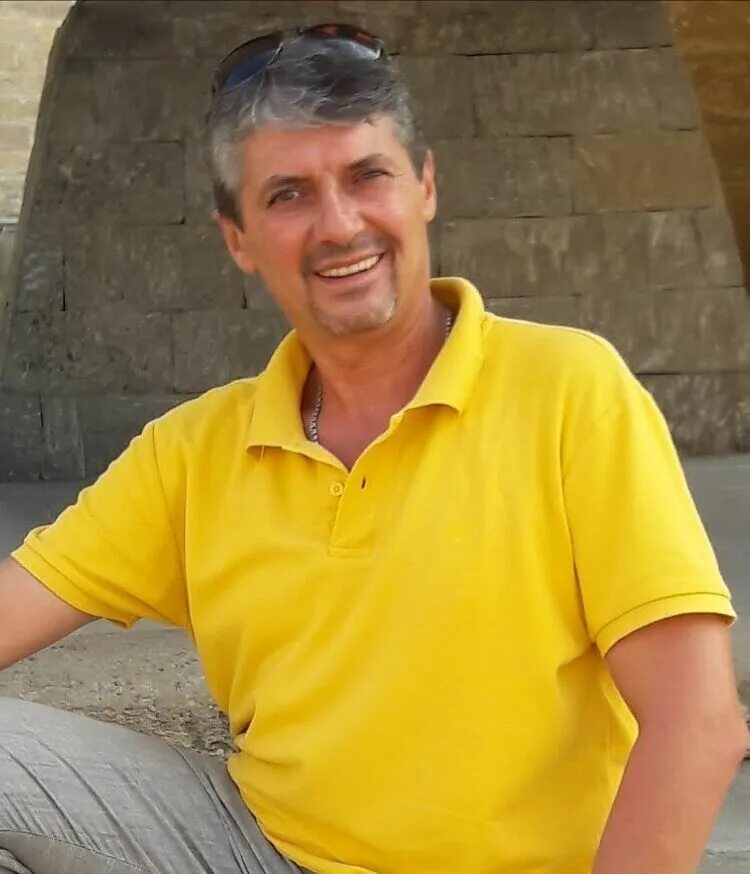 Мужчина возраст 48 лет