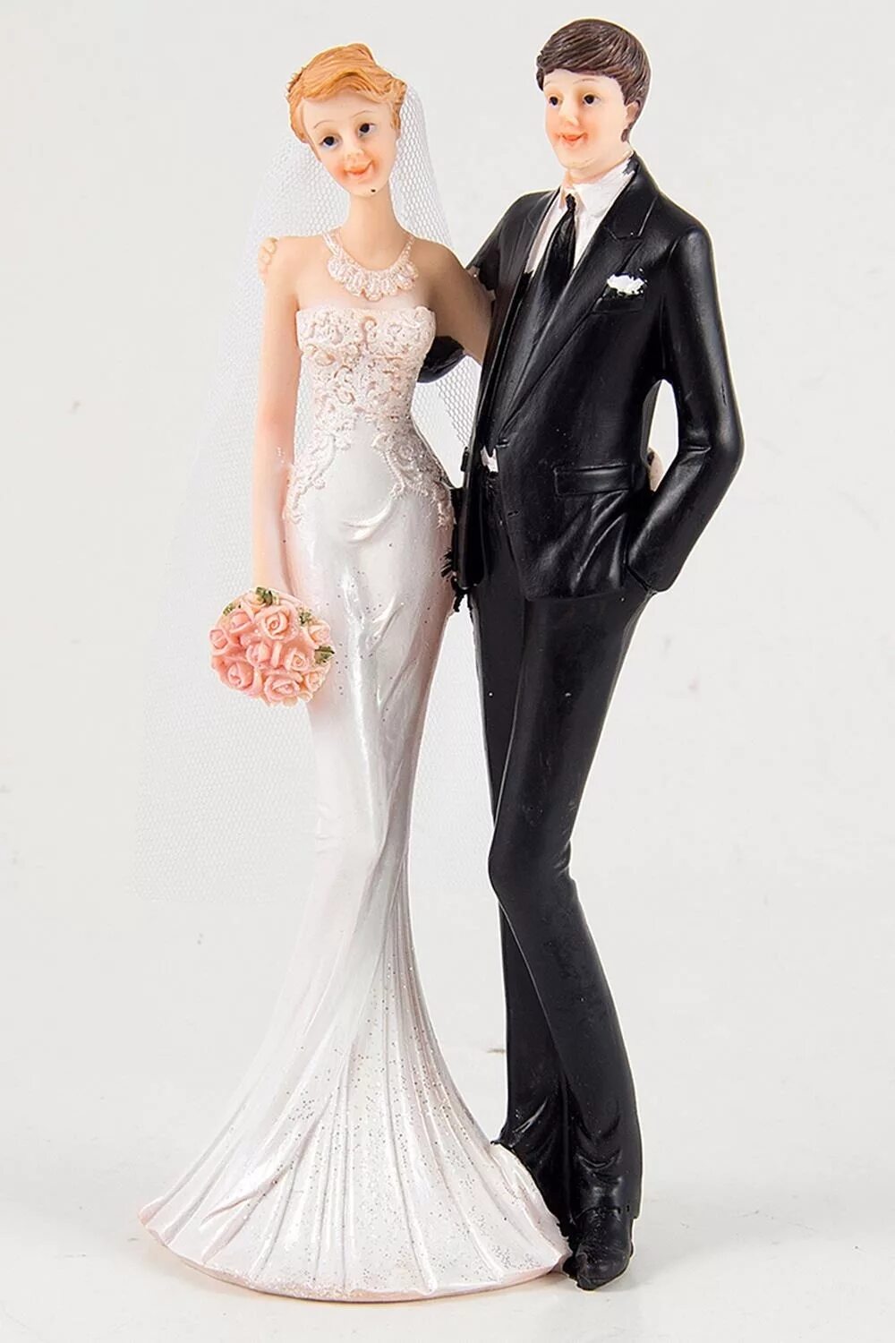 Статуэтка жених и невеста. Свадебные фигурки жениха и невесты. Фигурки жениха и невесты на торт. Свадебная статуэтка жених и невеста.