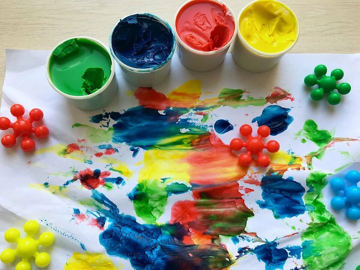 рисование акварелью. креативное рисование для детей. рисование красками рисунок. рисунки красками. кисти для гуаши.