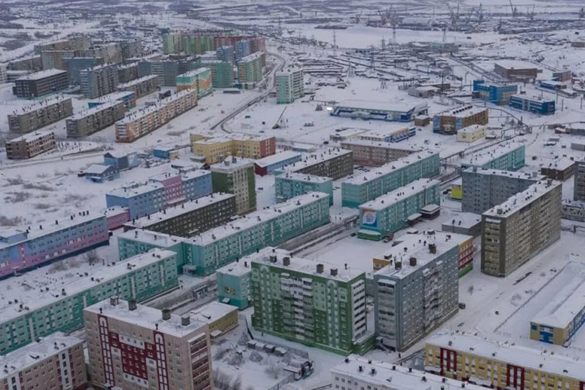 Таймырбыт дудинка. Дудинка спортивная 17а. марьян дудинка. кладбище дудинка. дудинского рыбазаводского кладбища в городе дудинка.