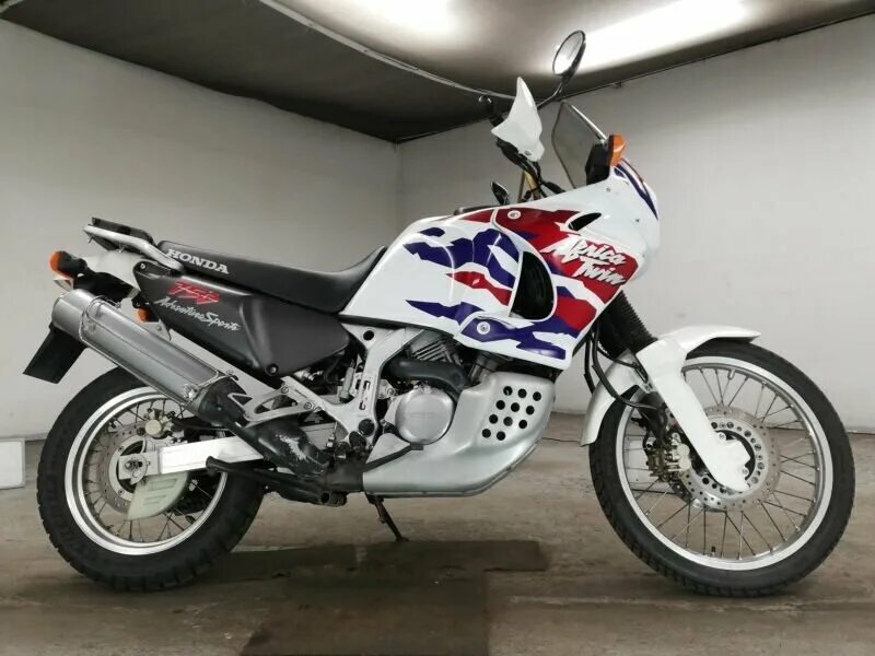 Хонда твин 750 купить. Honda Africa Twin 750 1998. Honda Africa Twin 750. Хонда Африка Твин 1998. Хонда Африка Твин 1997.