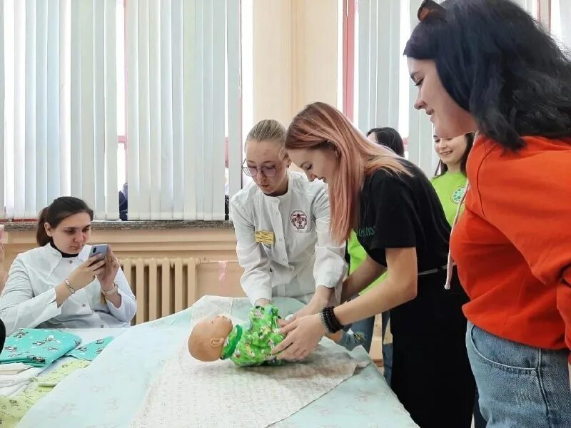 Региональная власть. Киров вероника скворцова. Сайт минтруда омской области. Министр соцразвития омской области. Сайт минтруда омской области.