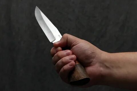 Рука с ножом