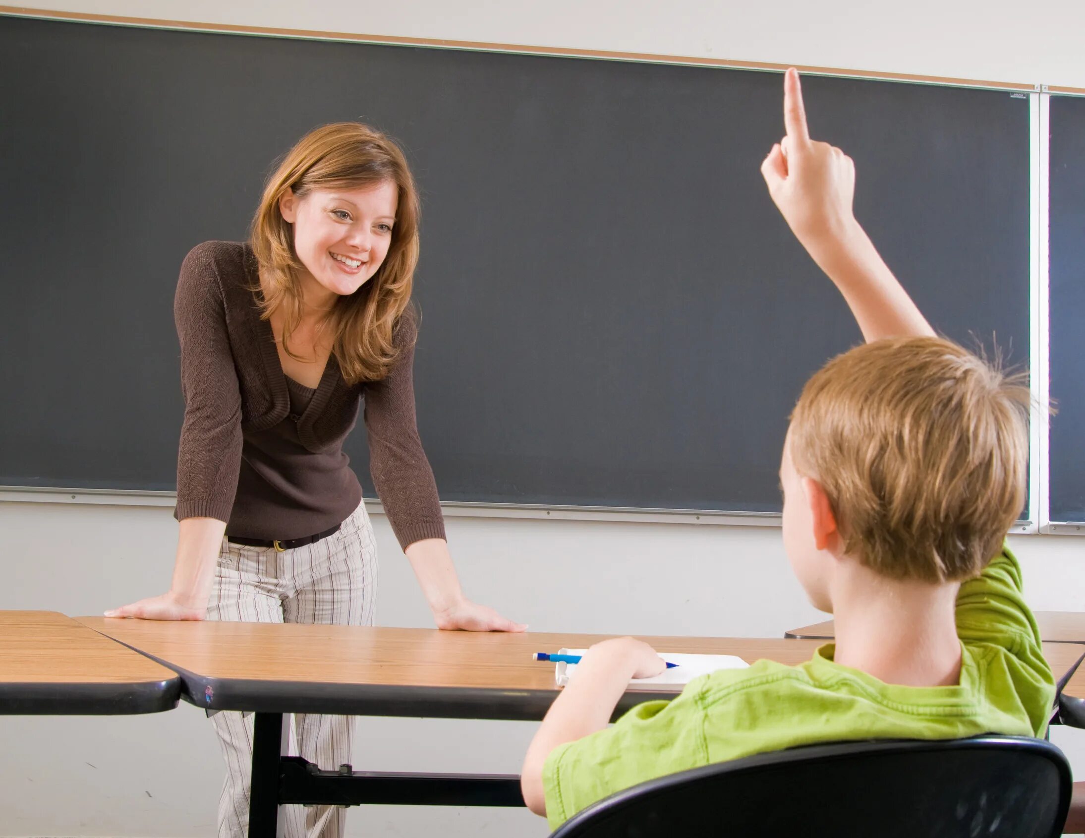 Teacher taboo. Класс с учителем размытые. teacher for children. classroom teacher. classroom with teacher.