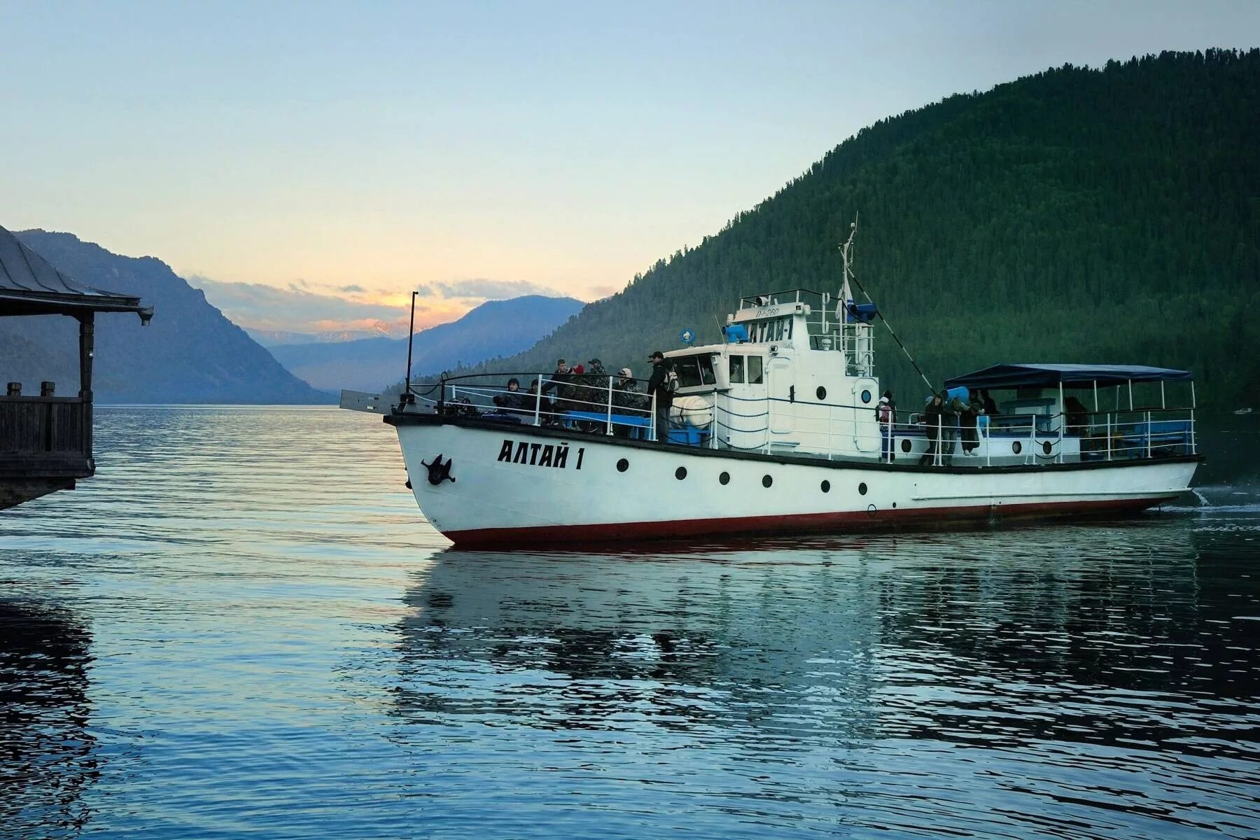сбс алтай северного флота. теплоход алтай до 1917. теплоход пионер алтая на телецком. спасательное судно алтай северный флот. алтай судно.