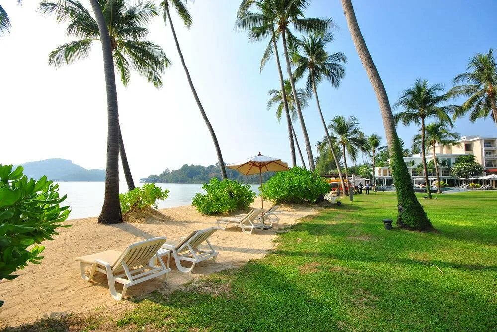 Bandara beach phuket пхукет панва. Crowne plaza пхукет. Бич бутик отель пхукет. Sri panwa пхукет. Пляж панва.