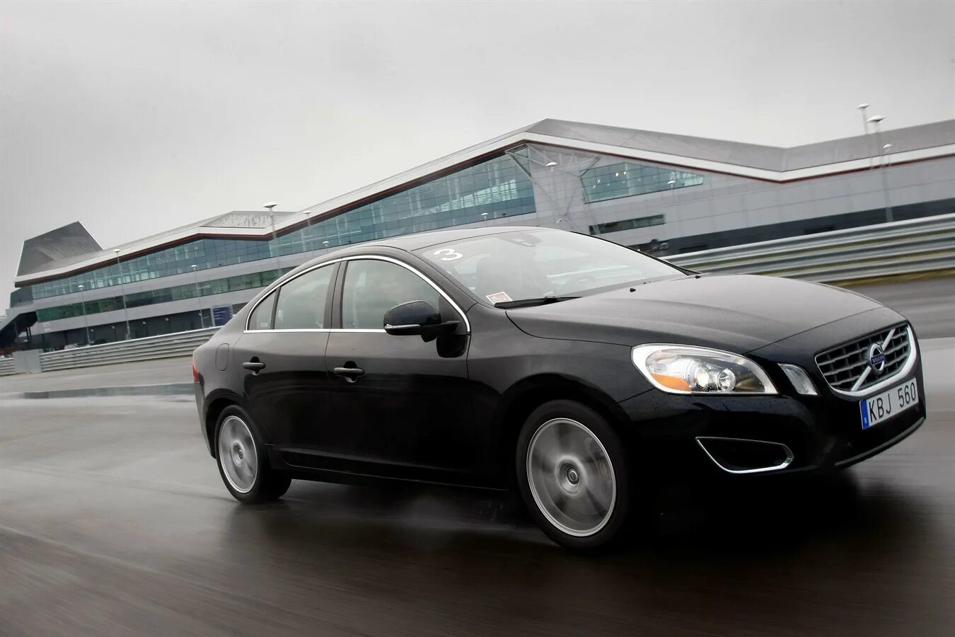 Volvo 250 автомобили. Лексус седан 2010. Автомобиль 250 л с. Lexus is 300h 2013. Автомобиль 250 л с.