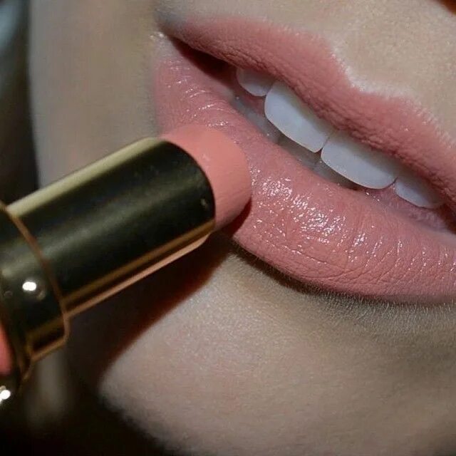 Fallen lips