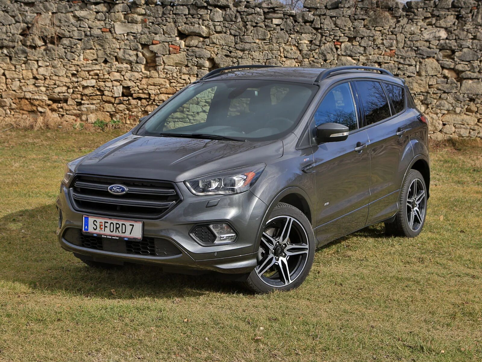 Какая куга лучше. Ford Kuga 2. Ford Kuga St line. Ford Kuga 2 St line. Ford Kuga St line 2013.