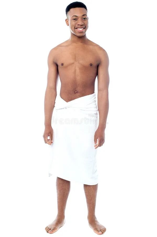 Как одевать полотенце. Человек в полотенце. Мужчина в полотенце. Полотенце на поясе у мужчины. Мужик в полотенце на талии.