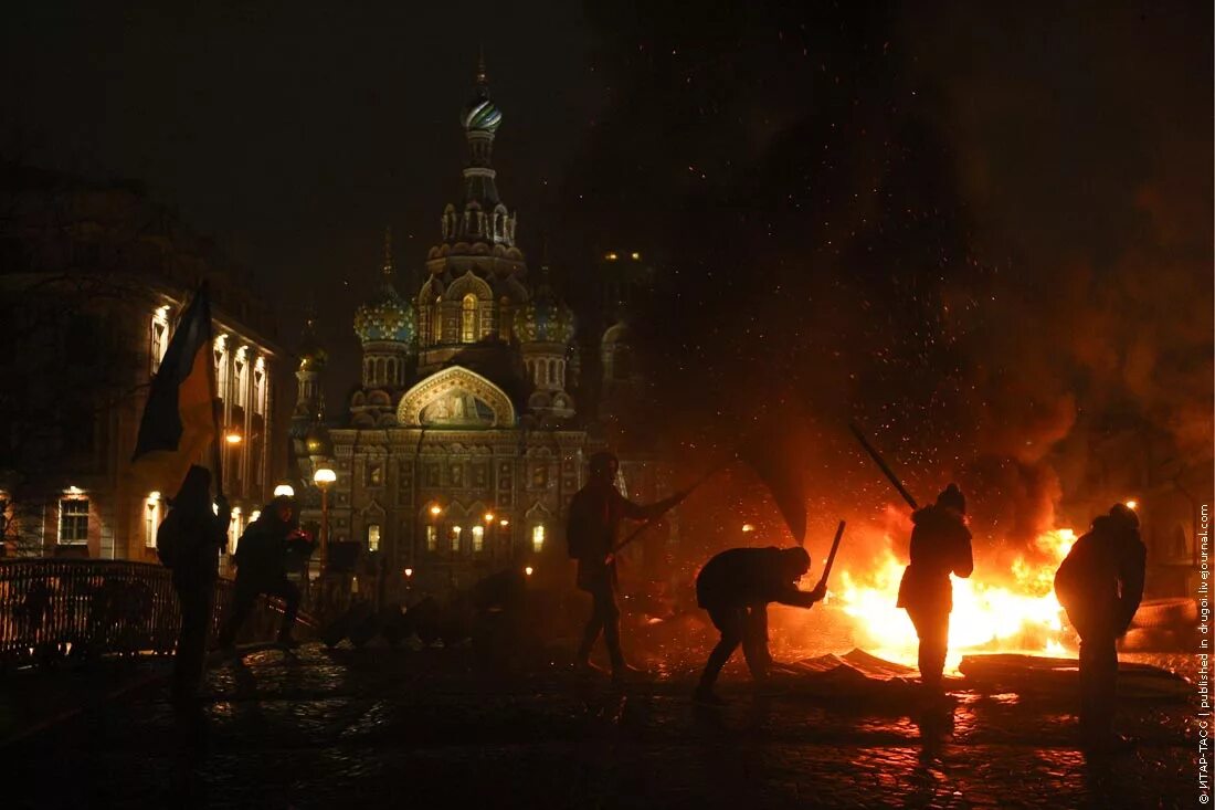 горящая москва песня. майдан на красной площади. айвазовский пожар москвы 1812г. горящая москва песня. москва колокола ленинград.