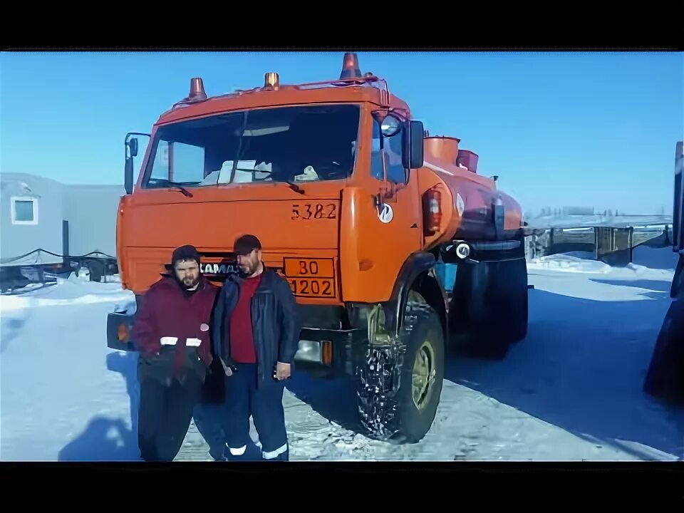 Вахтовый метод в арктике. Самосвалы на севере. Урал ямал. Водитель вахтовки. Водители севера.