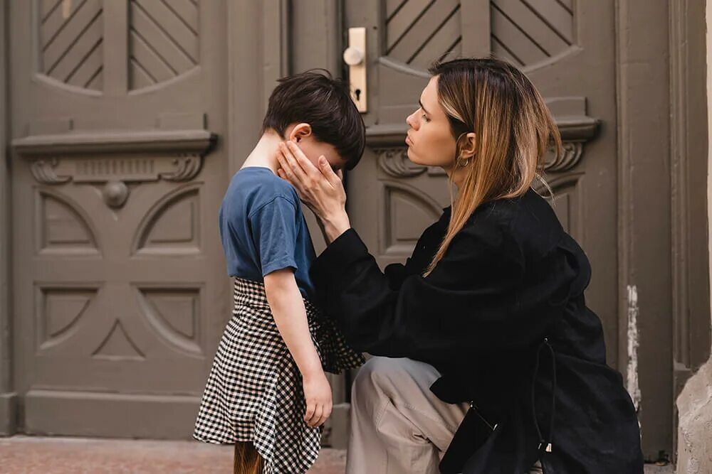 S. Дружеские объятия. Hugs him. Сверхъестественное братья винчестеры. Объятия.