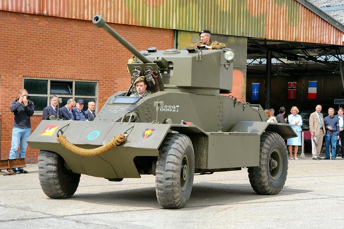 Автомобиль танк страна производитель. AEC Armored car MK.II. AEC бронеавтомобиль MK 1. Бронеавтомобиль Matador. AEC mk2.