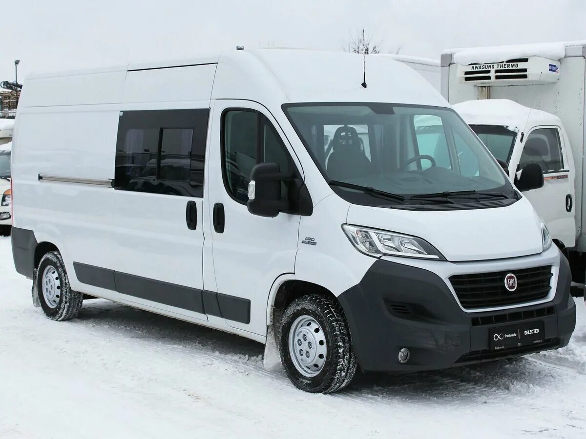 Fiat ducato third generation. Фиат Дукато фургон. Фиат Дукато пассажирский 2018. Фиат Дукато 2022 пассажирский. Фиат е Дукато Грузопассажирский.