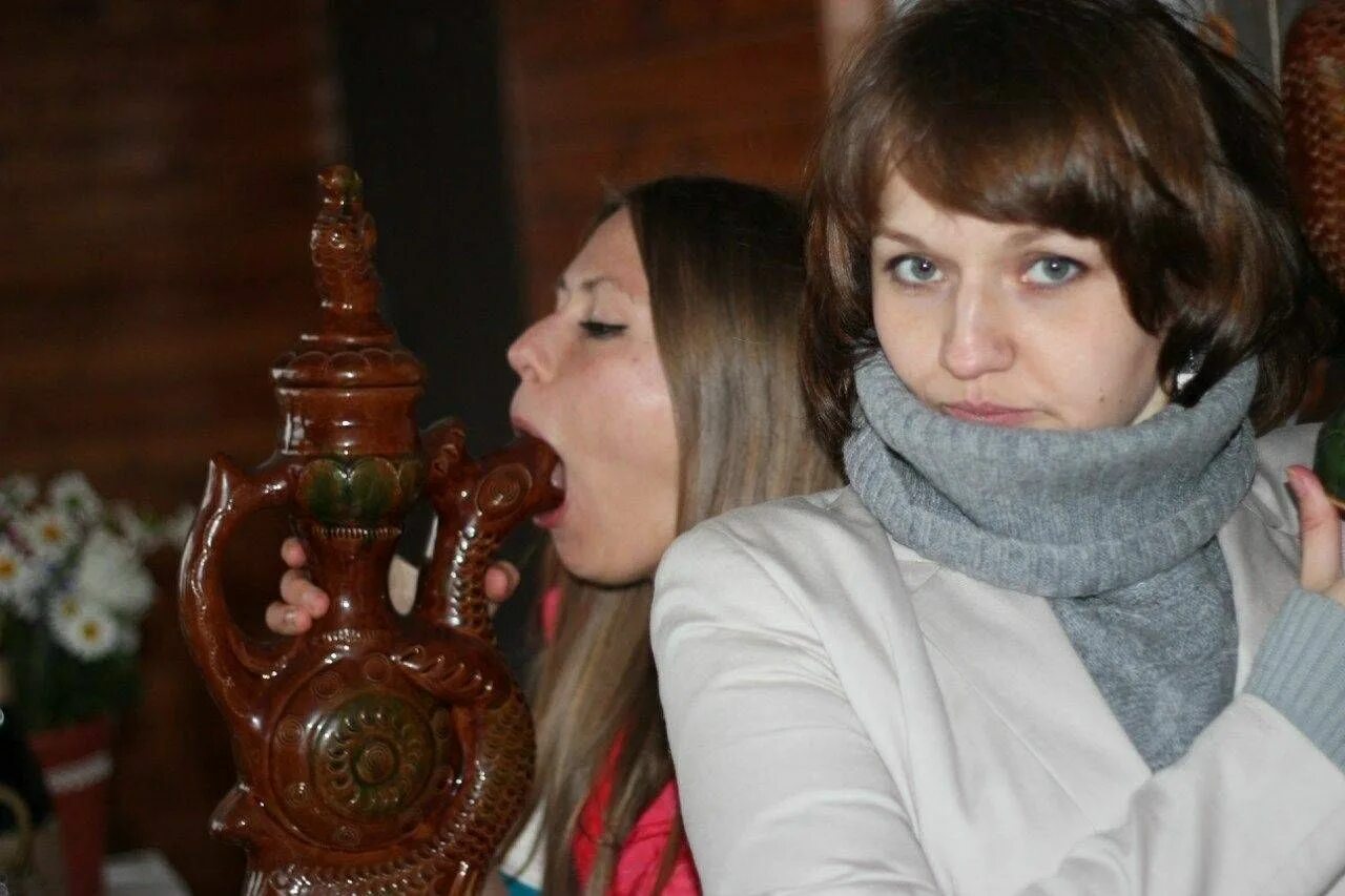 У девочки странная подруга